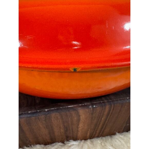 Le Crueset Signature Brasier in Flame 3.5 Quart with Box - Picture 4 of 10